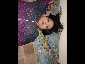 See Indian Mature Bhabi acquire her sugary-sweet cootchie ruined away from Pakistani boy's deadened manstick